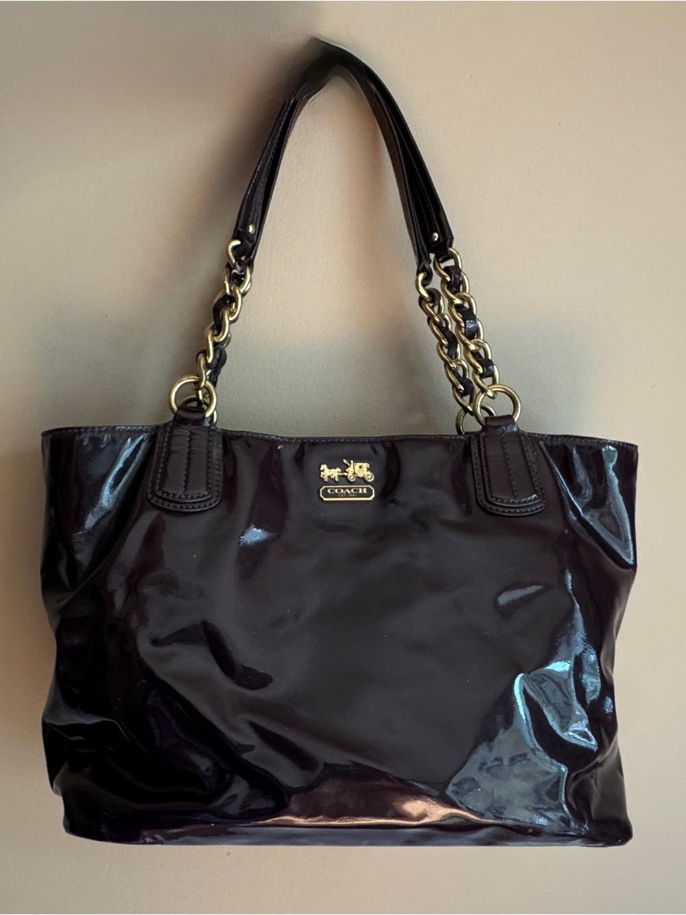 Coach Madison-Patent Leather Shoulder bag in Dark plum with Gold Hardware